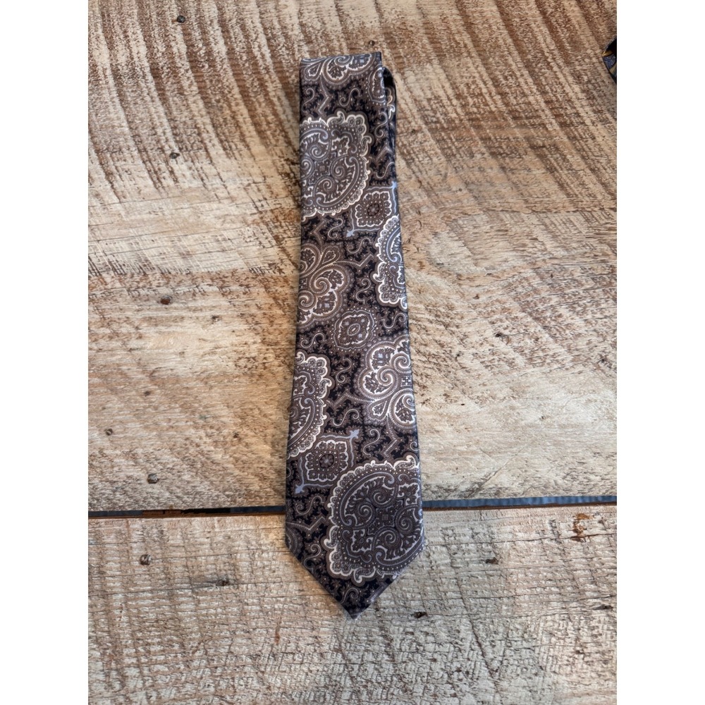 Wembley Paisley Necktie – Brown/Tan Vintage Style